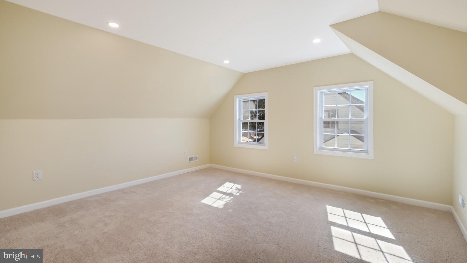9319 Andover Road Philadelphia, PA 19114 - Photo 10 of 31 Gallery Image 10