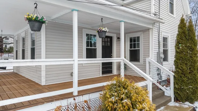 $3,400 | 656 Grove Street, Unit 1, Worcester, MA 01605