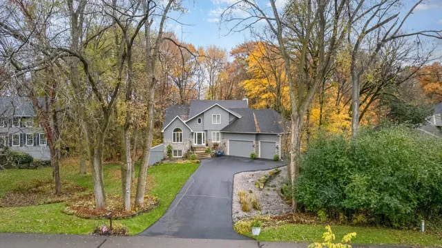 $924,999 | 14011 Minnehaha Place, Minnetonka, MN 55391