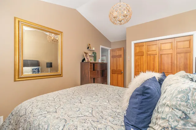 $899,000 | 14011 Minnehaha Place, Minnetonka, MN 55391