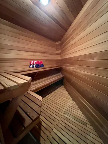 $899,000 | 14011 Minnehaha Place, Minnetonka, MN 55391