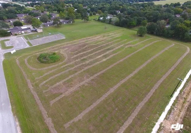 a view of a tennis court
