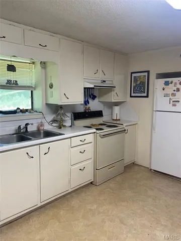 $389,000 | 16680 Cantrell Drive, Licking, MO 65542