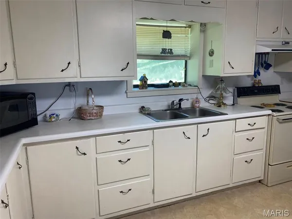 $389,000 | 16680 Cantrell Drive, Licking, MO 65542