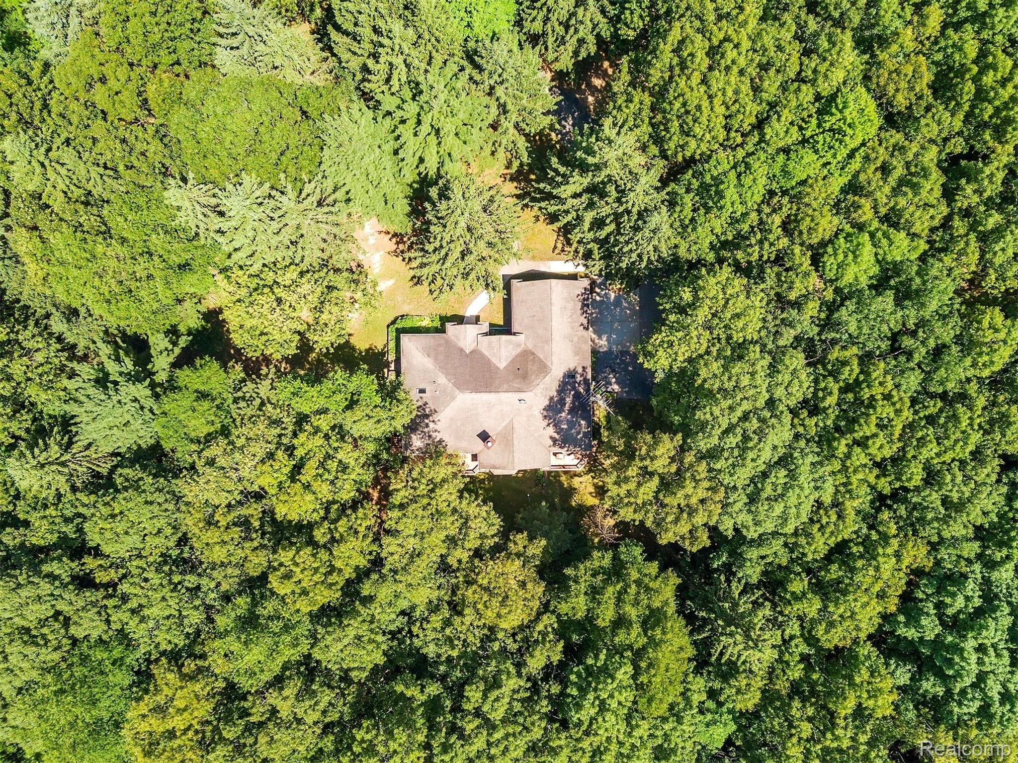 1387 Wind River Road Milford, MI 48381 - Photo 51 of 60 53-1387 Wind River Rd-WindowStill-R.jpg
