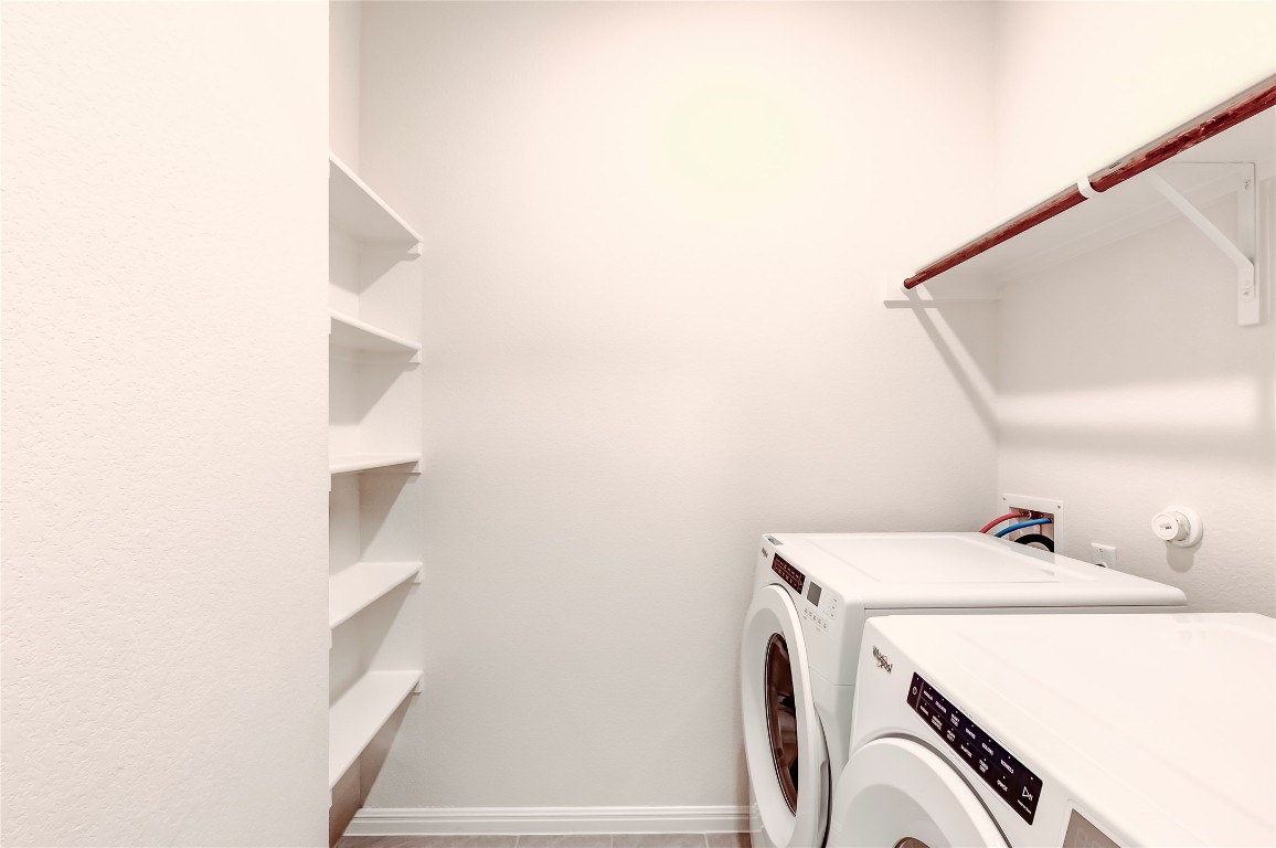 2008 Kit Circle Austin, TX 78758 - Photo 32 of 37 Washer and Dryer included; if tenant has their own we can move these out.