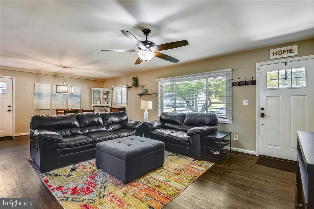 821 Windsor Road Arnold, MD 21012 - Photo 14 of 41 Spacious Living Room - Main Floor