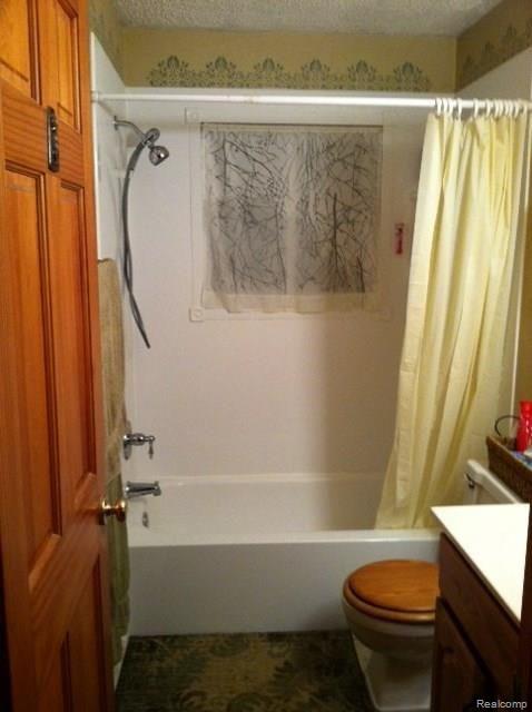 9587 Hilton Road Brighton, MI 48114 - Photo 12 of 13 Bathroom