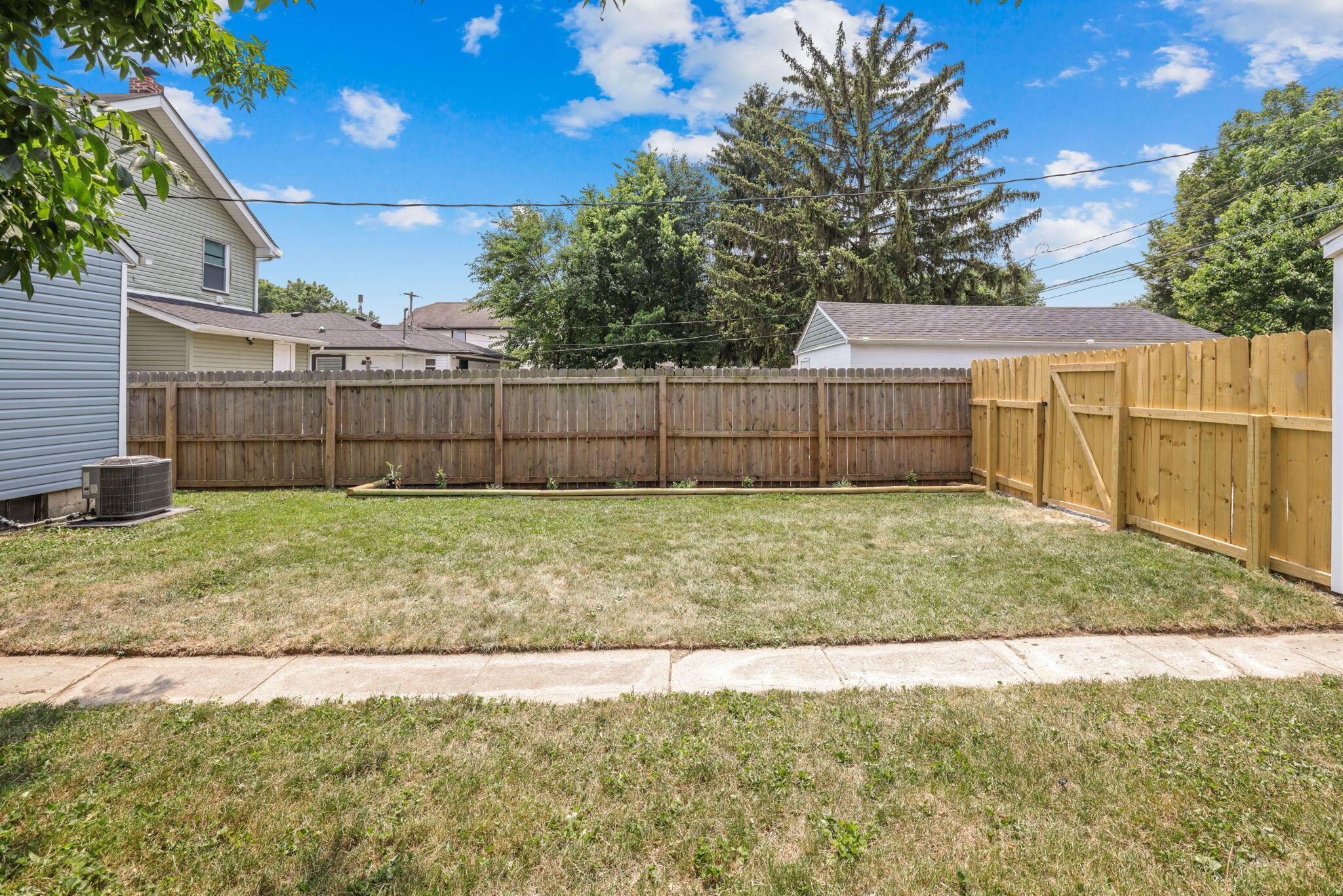 1317 Lockbourne Road Columbus, OH 43206 - Photo 32 of 41 View of Backyard