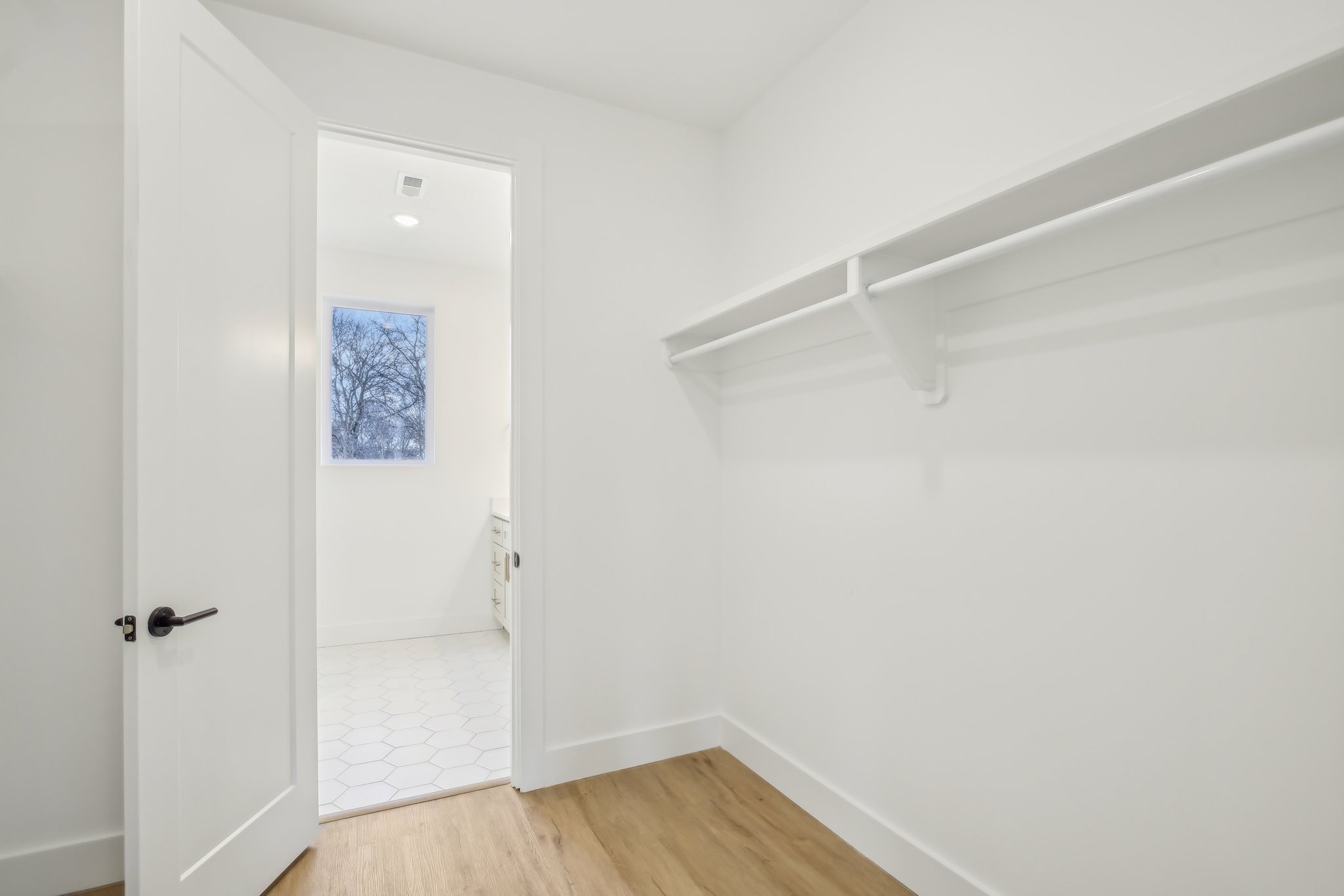 914 Smiley Street Nashville, TN 37206 - Photo 18 of 32 a view of a room