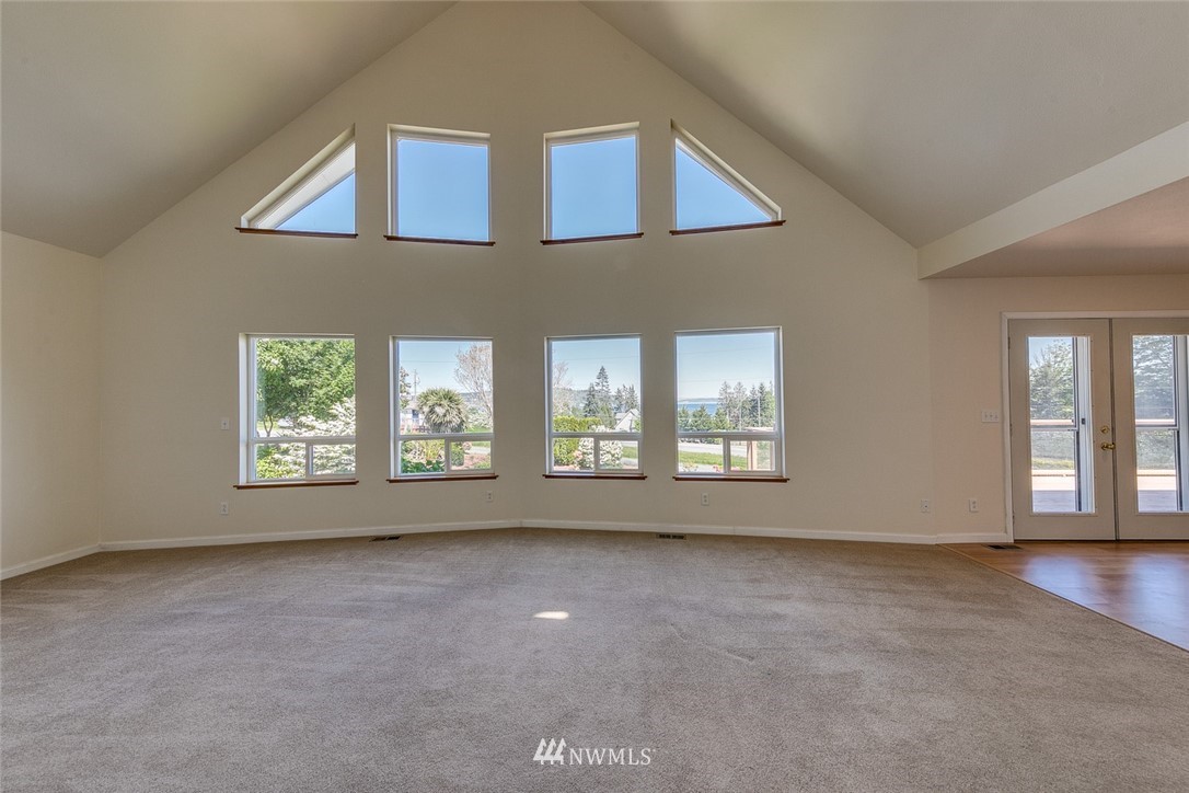 23893 Jefferson Point Road Northeast Kingston, WA 98346 - Photo 11 of 25 Gallery Image 11