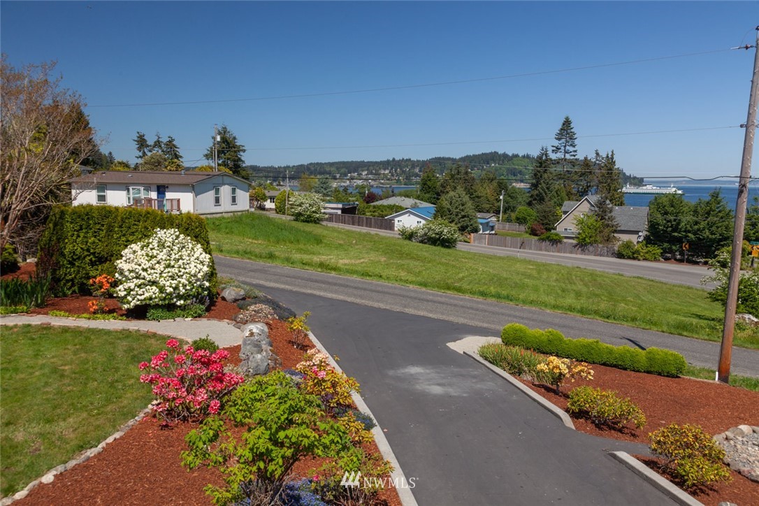 23893 Jefferson Point Road Northeast Kingston, WA 98346 - Photo 3 of 25 Gallery Image 3