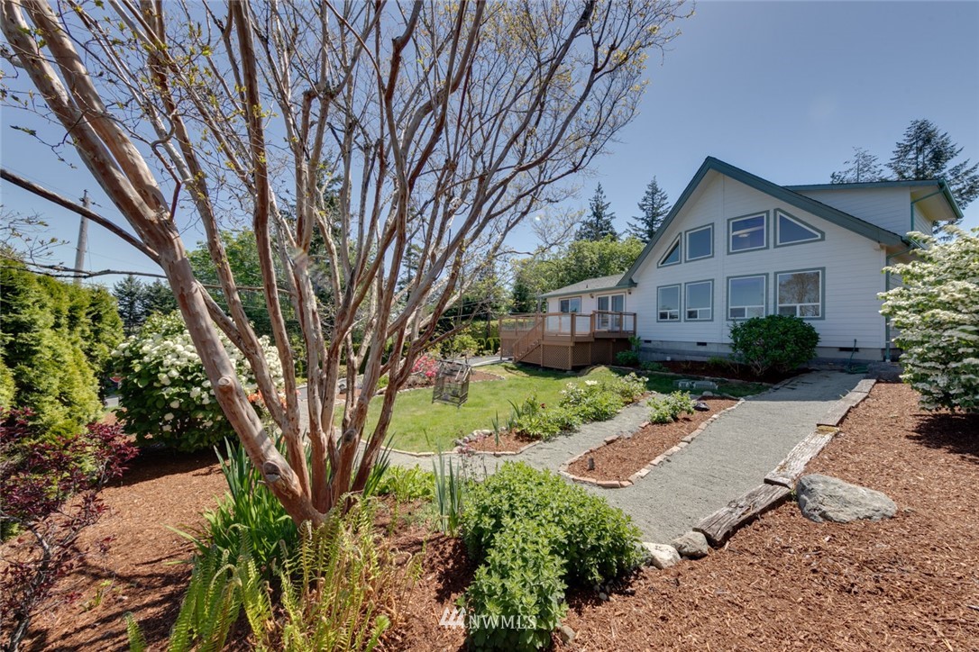 23893 Jefferson Point Road Northeast Kingston, WA 98346 - Photo 6 of 25 Gallery Image 6