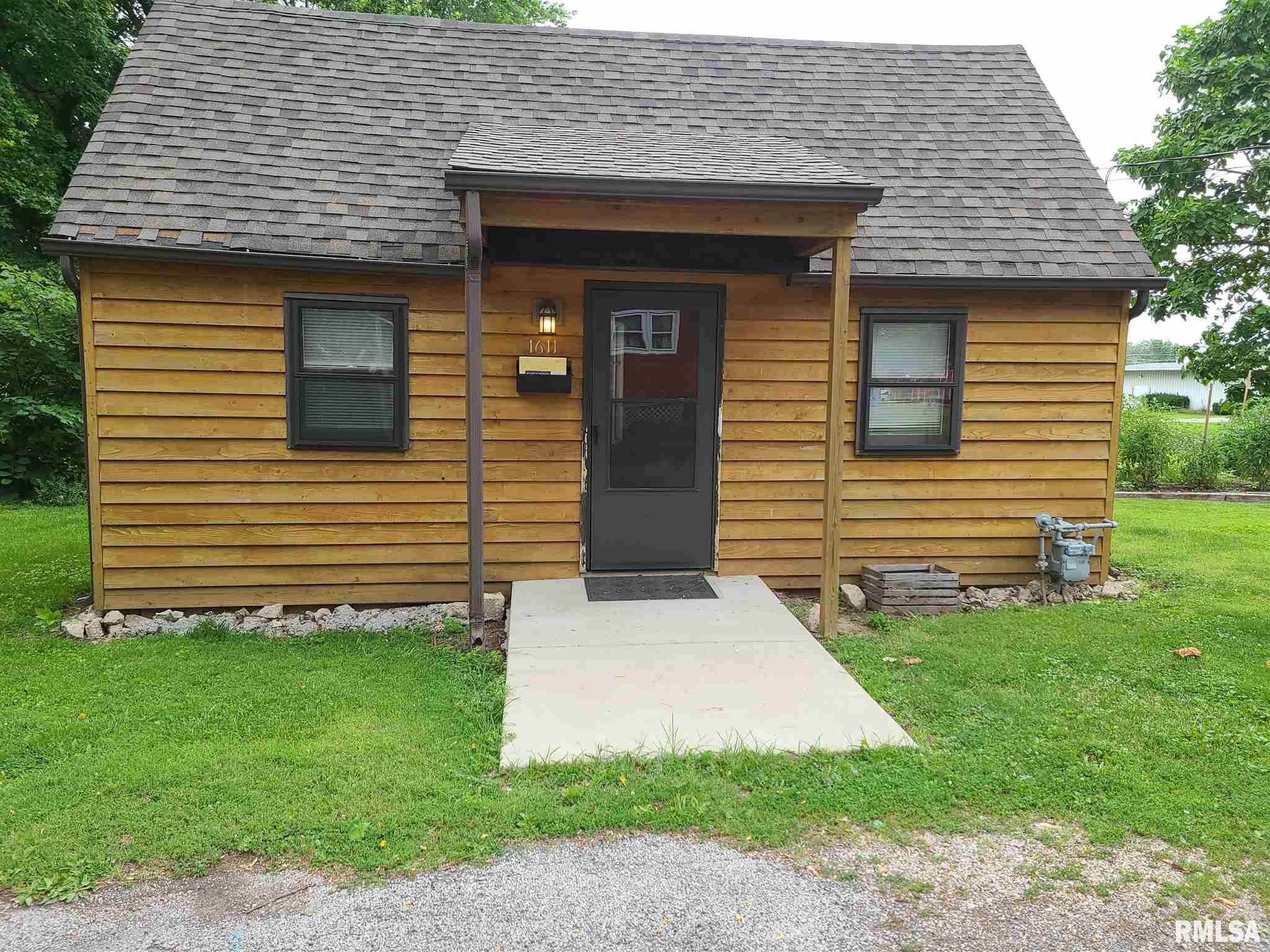 1611 West Selinger Street Springfield, IL 62702 - Photo 1 of 20