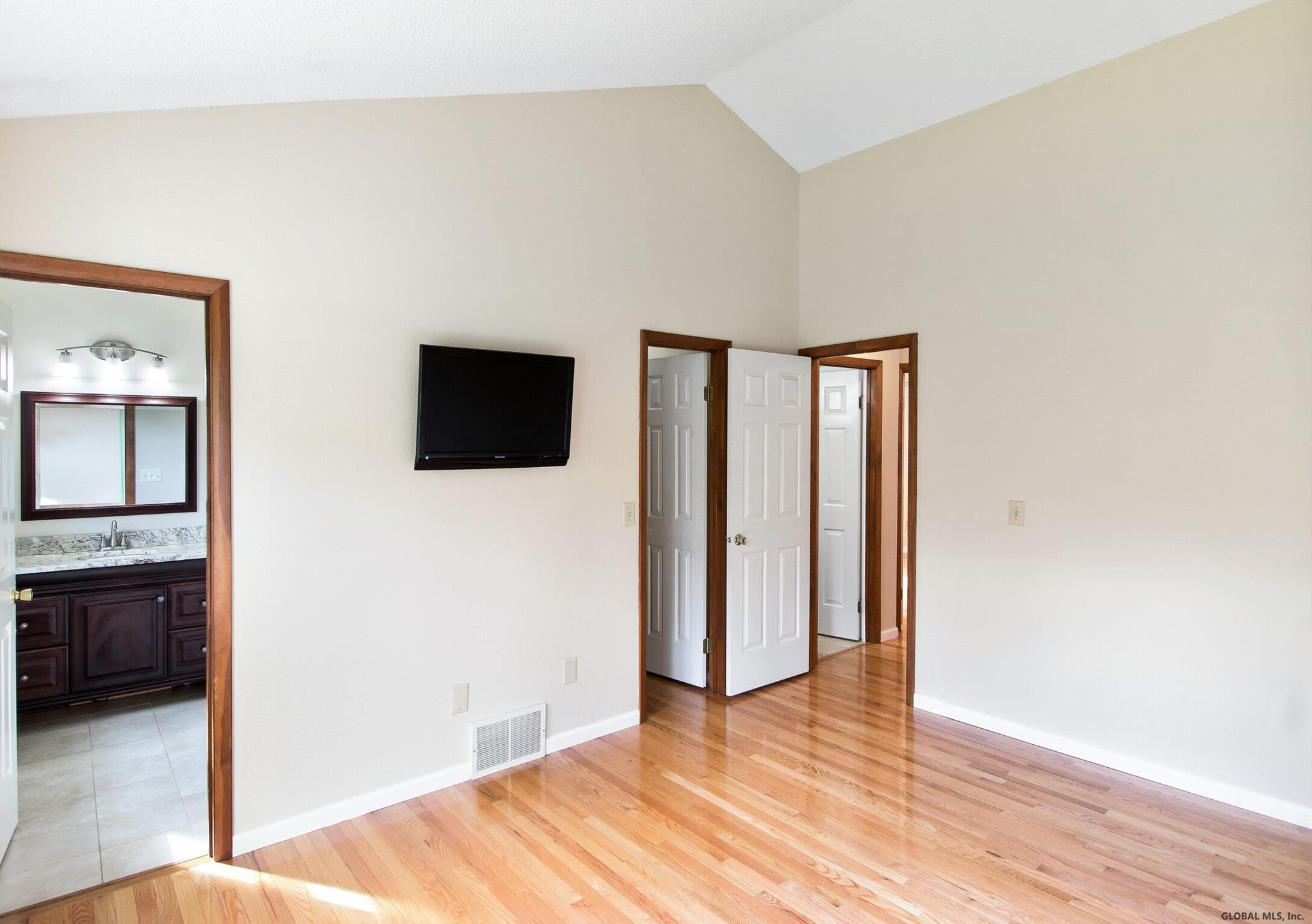 8 Rockefeller Boulevard Rensselaer, NY 12144 - Photo 13 of 32 Photo 13