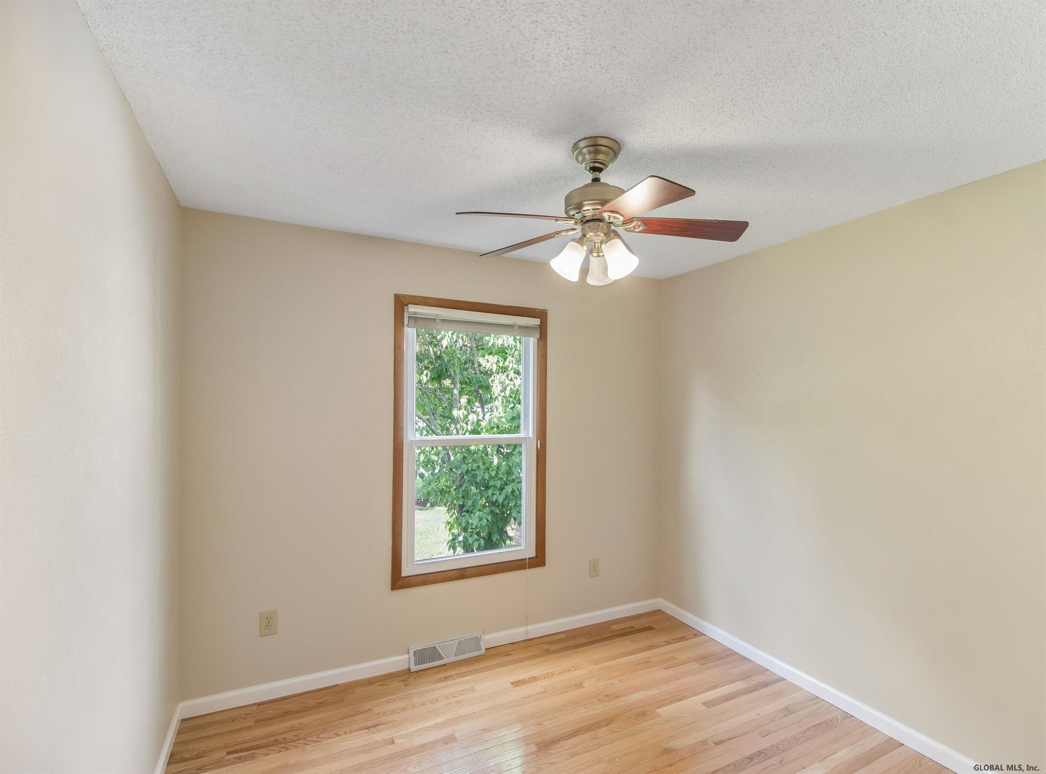 8 Rockefeller Boulevard Rensselaer, NY 12144 - Photo 17 of 32 Photo 17