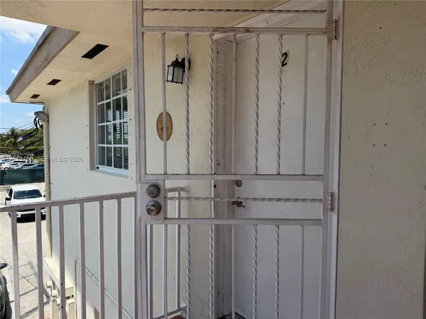 $1,900 | 837 Southeast 8th Court, Unit 2, Hialeah, FL 33010