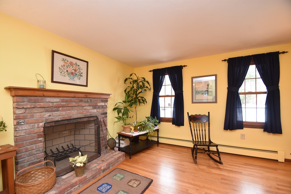 20 Merrill Road Sutton, MA 01590 - Photo 7 of 23