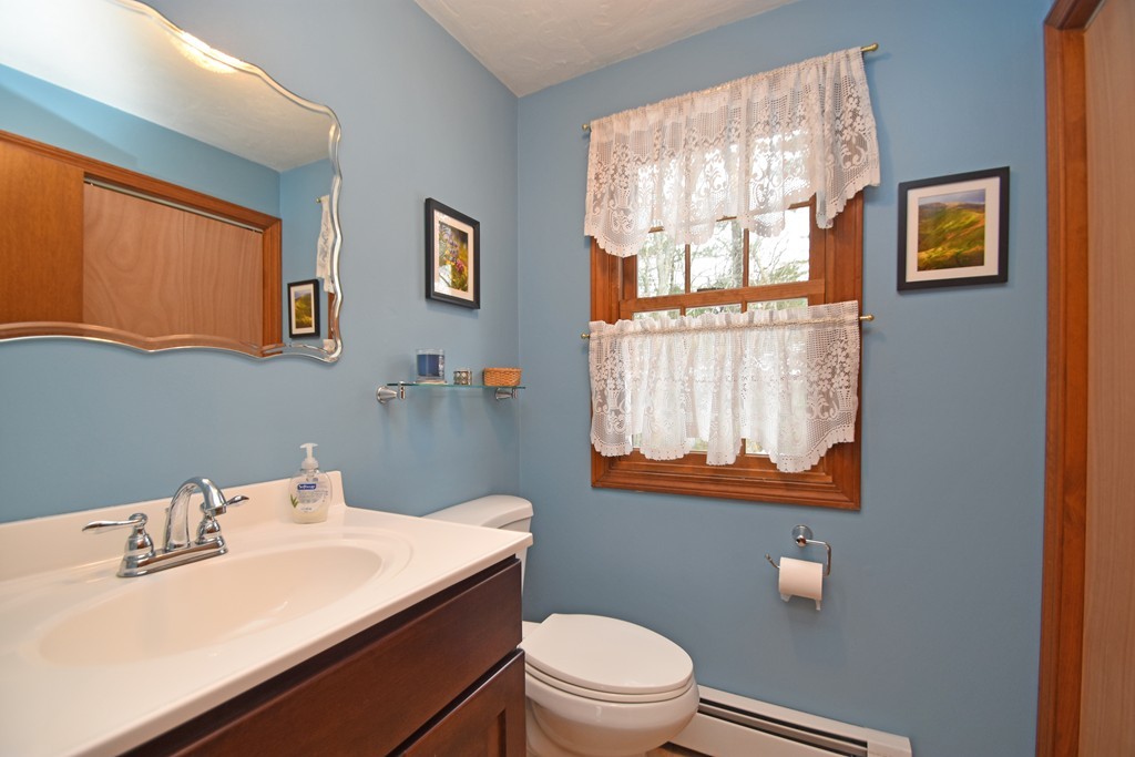 20 Merrill Road Sutton, MA 01590 - Photo 10 of 23