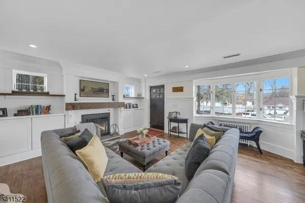 a view of a tennis court