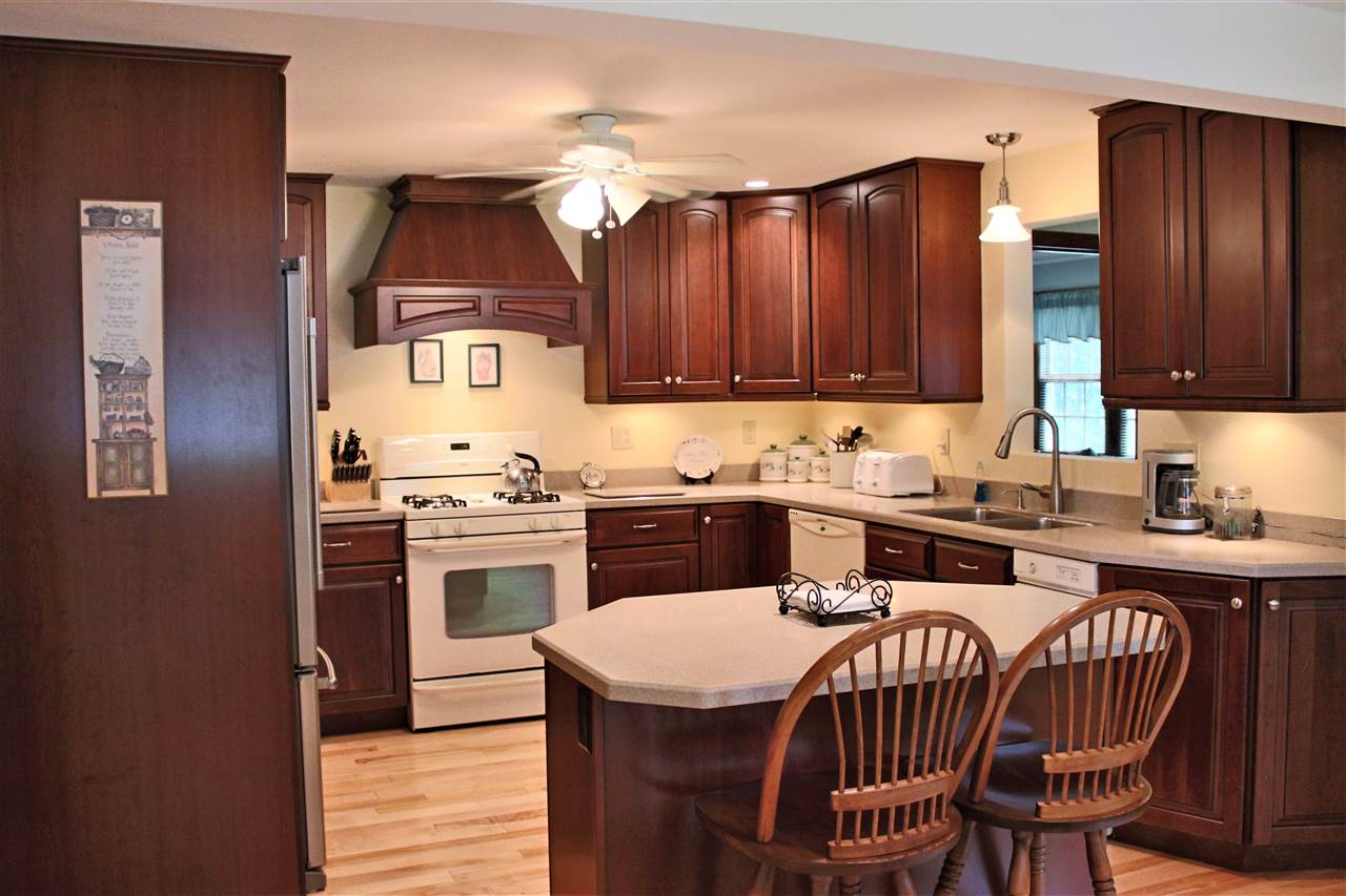 9 Adams Road Dracut, MA 01826 - Photo 3 of 34 Gallery Image 3