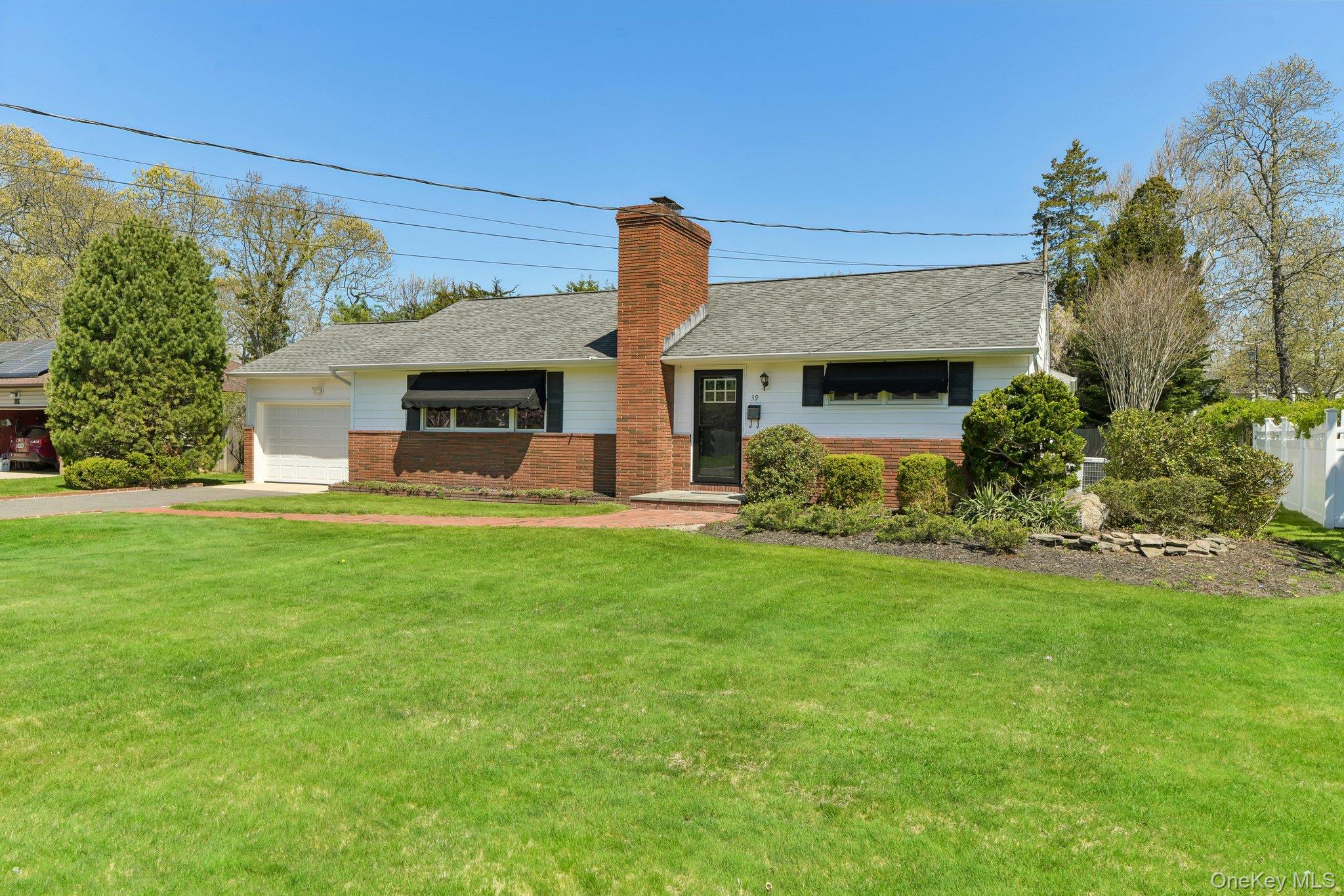 39 Shebar Drive Islip, NY 11751 - Photo 4 of 31