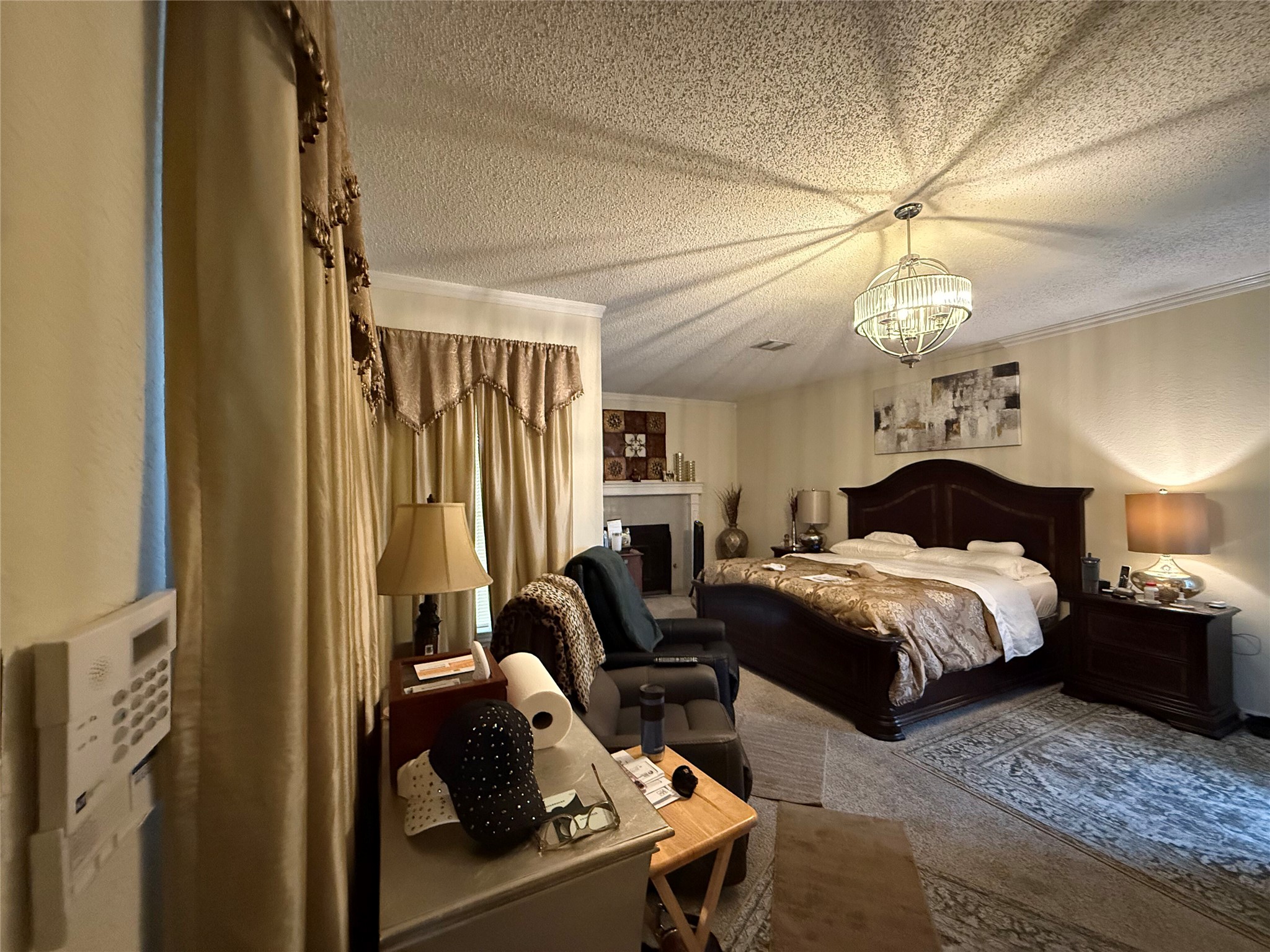 11816 Bittern Hollow Austin, TX 78758 - Photo 18 of 30 Primary bedroom is very spacious, with room for a king size bed and a small sitting area.