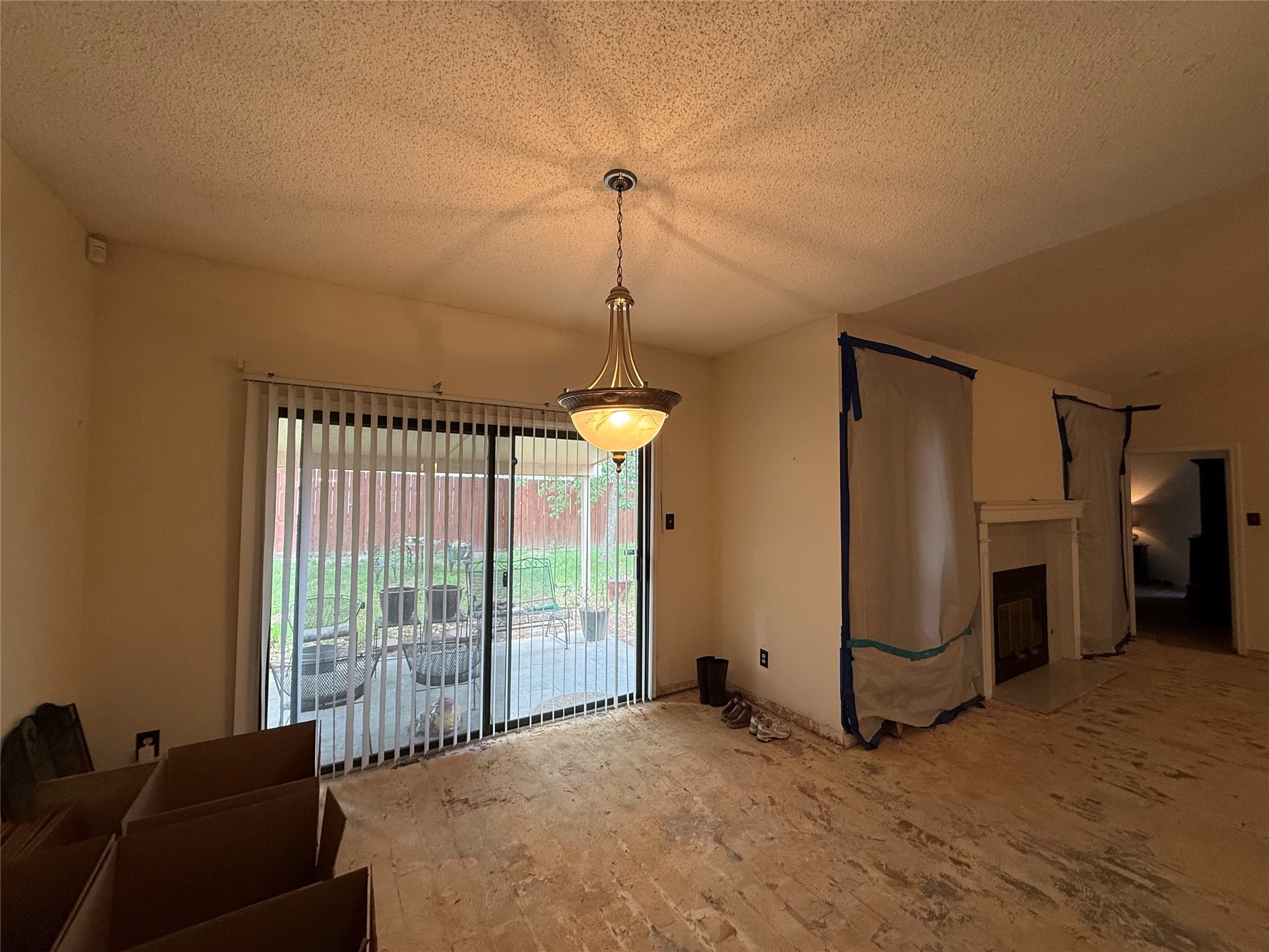 11816 Bittern Hollow Austin, TX 78758 - Photo 3 of 30 Gas fireplace.