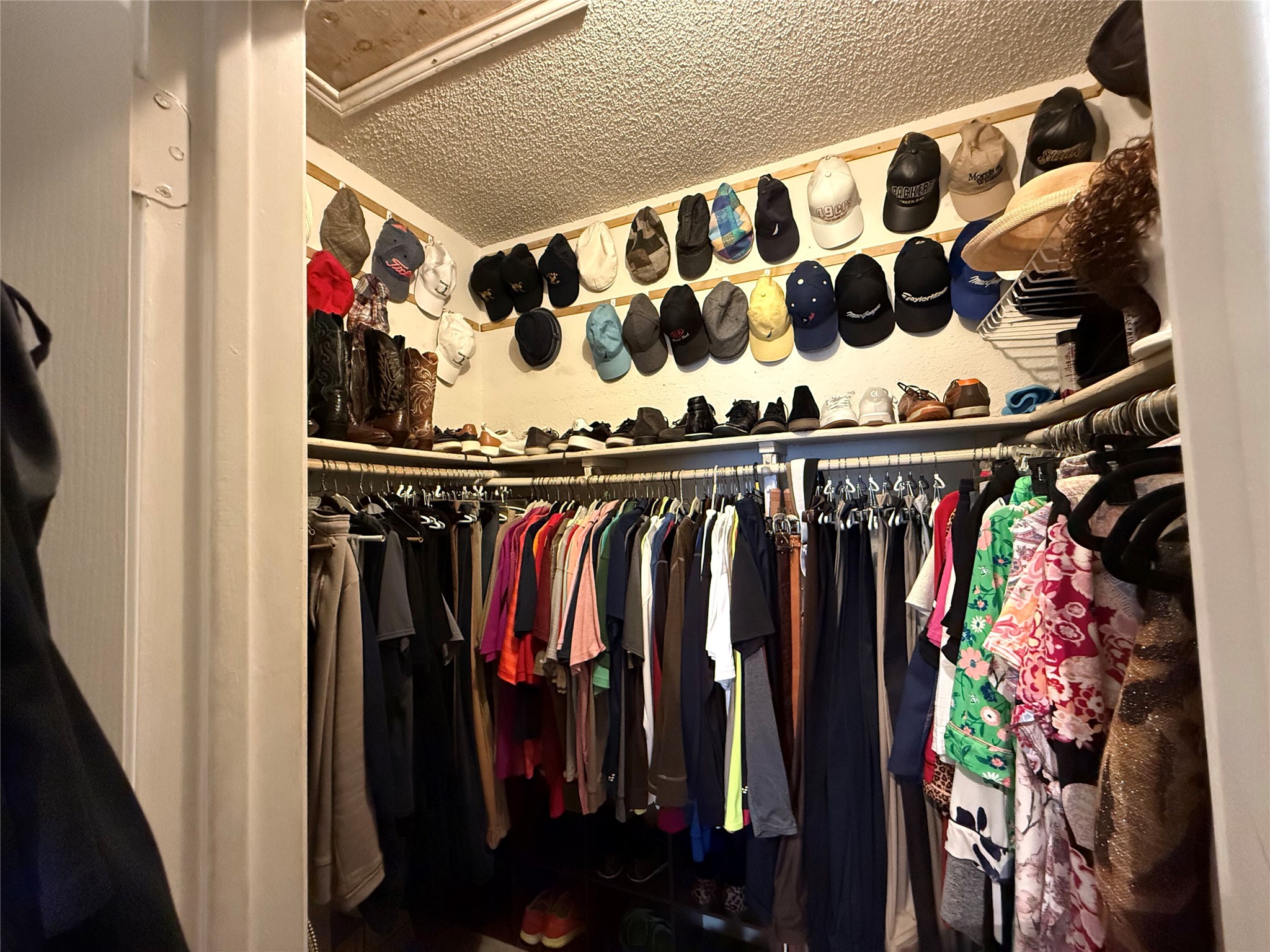 11816 Bittern Hollow Austin, TX 78758 - Photo 6 of 30 Spacious walk-in closet