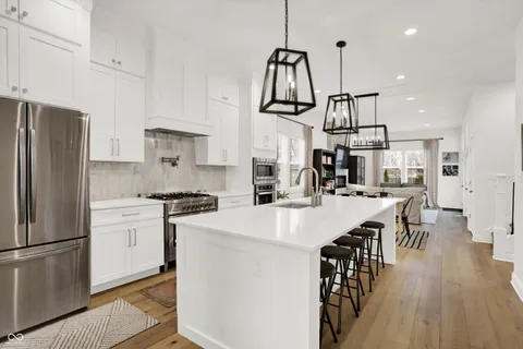 $750,000 | 4760 Willow Road, Zionsville, IN 46077