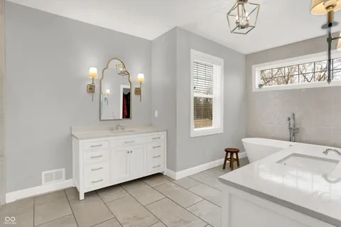 $750,000 | 4760 Willow Road, Zionsville, IN 46077