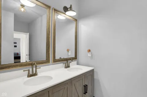 $750,000 | 4760 Willow Road, Zionsville, IN 46077