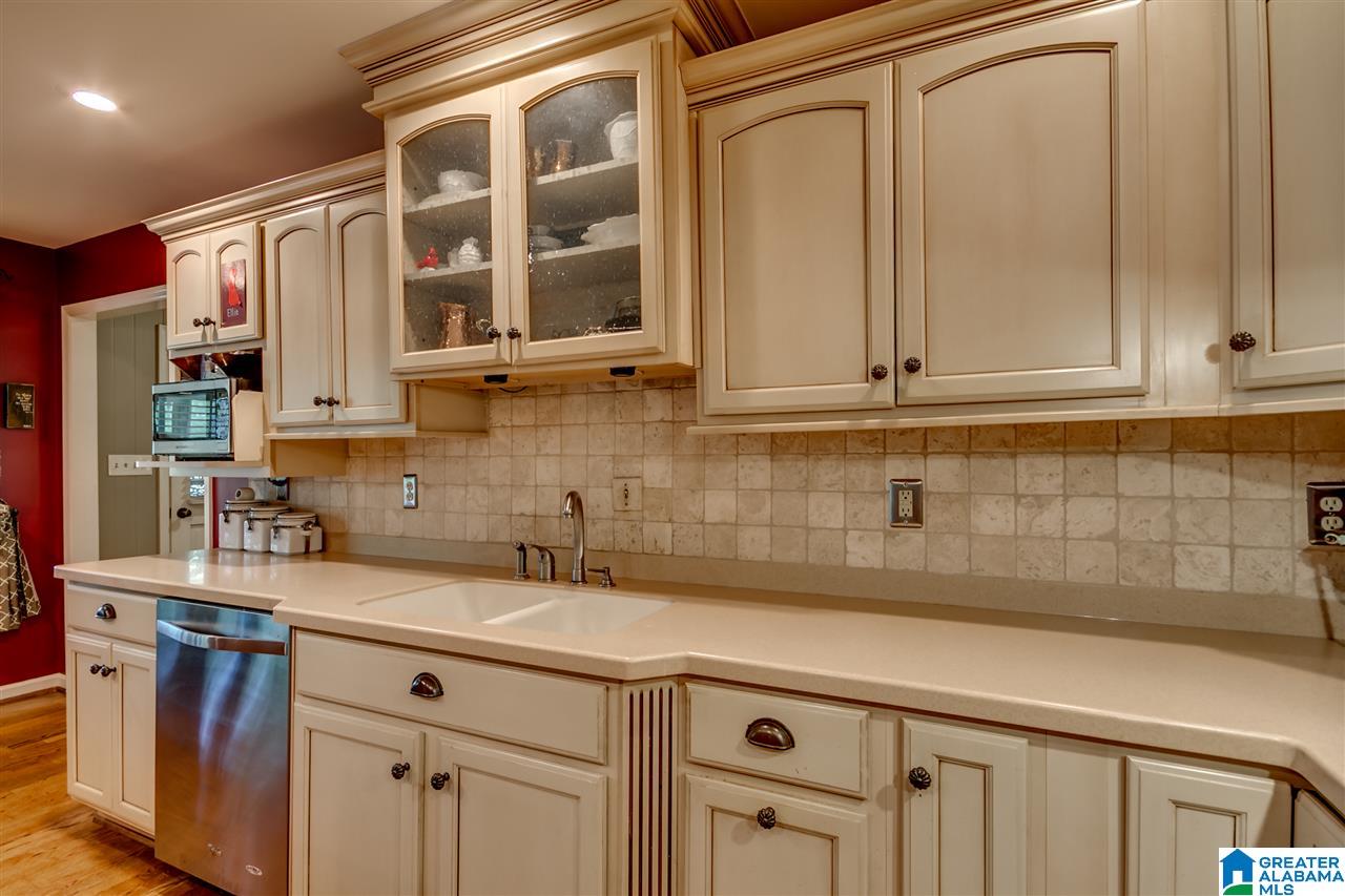 1425 Shades Crest Road Birmingham, AL 35226 - Photo 10 of 42