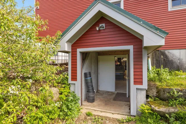 $1,850,000 | 218 Streeter Woods Road, Dorchester, NH 03266