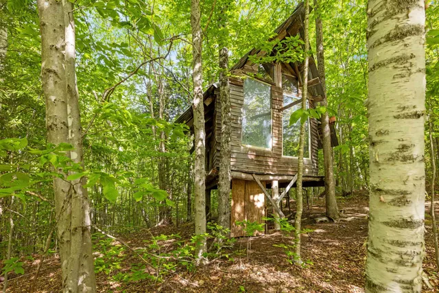 $1,850,000 | 218 Streeter Woods Road, Dorchester, NH 03266