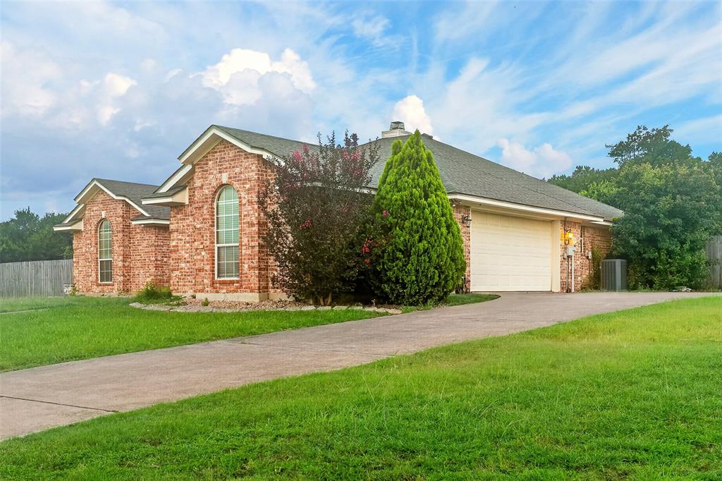 124 Topaz Circle Hewitt, TX 76643 - Photo 2 of 35