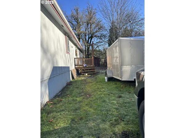 a view of backyard of house