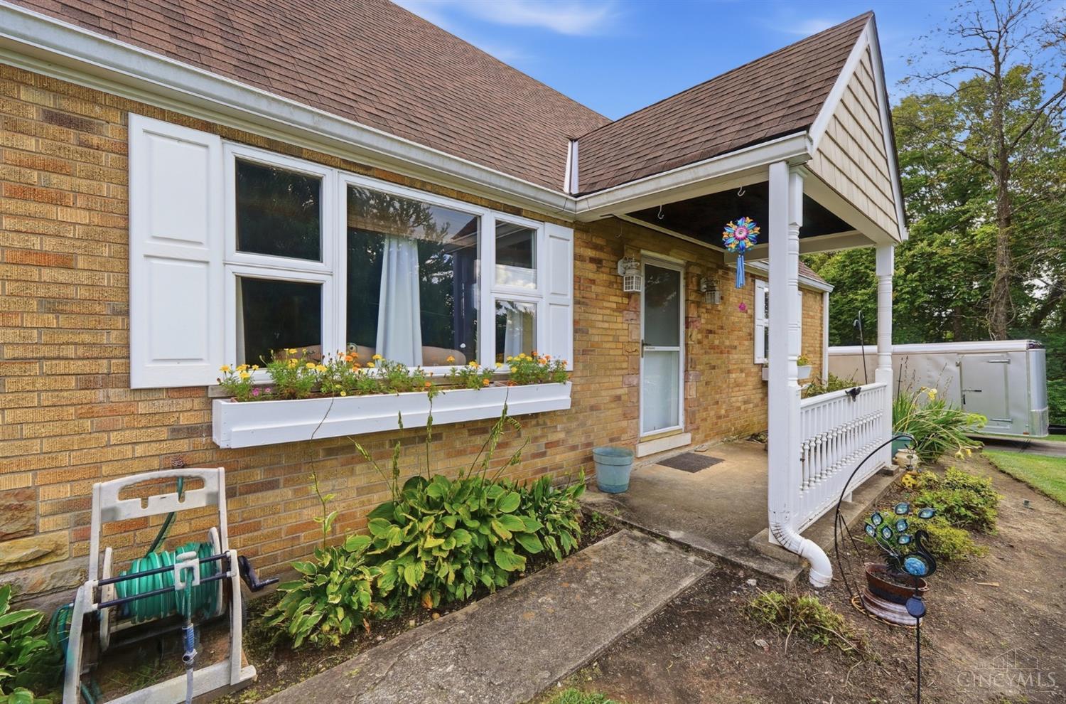 5585 Springdale Road Cincinnati, OH 45251 - Photo 6 of 47 Gallery Image 6