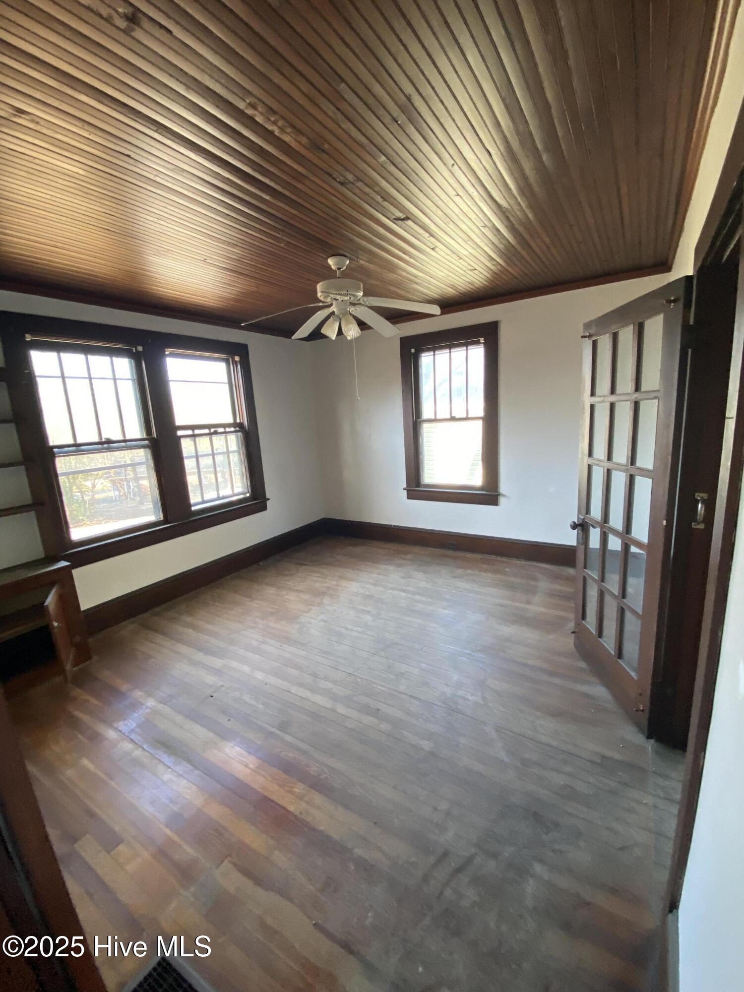 404 Summit Street Aberdeen, NC 28315 - Photo 4 of 11 oldhouse5