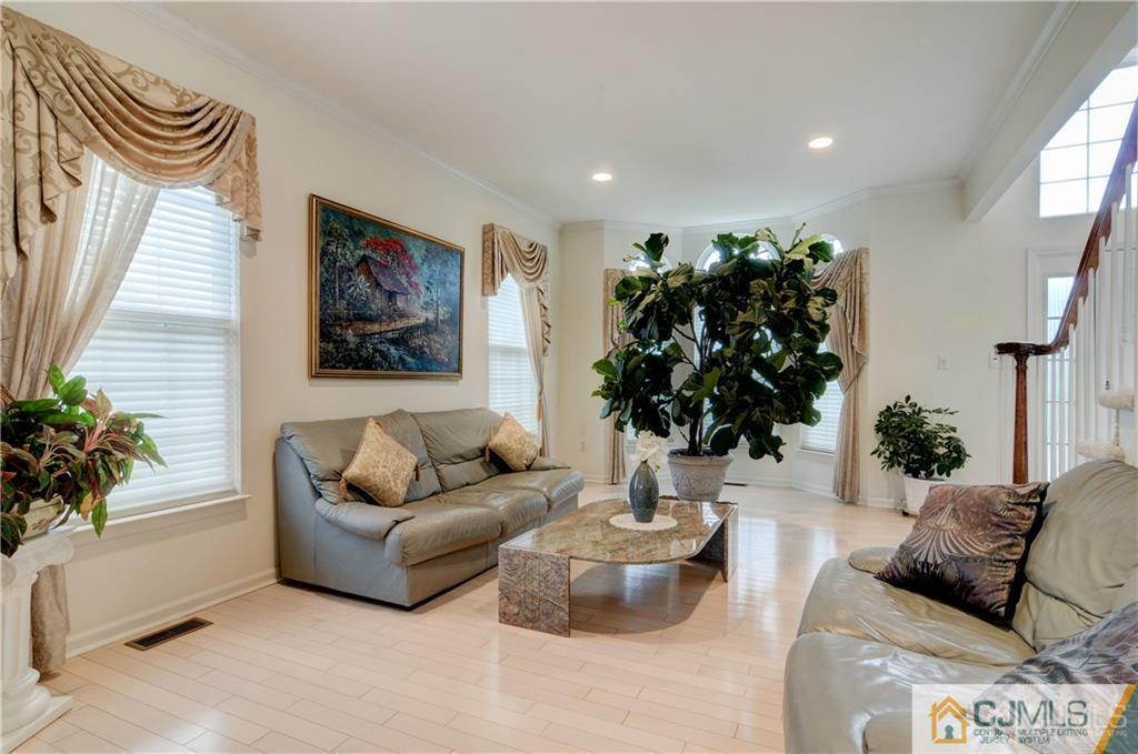 29 Rue Chagall Somerset, NJ 08873 - Photo 4 of 38 Gallery Image 4