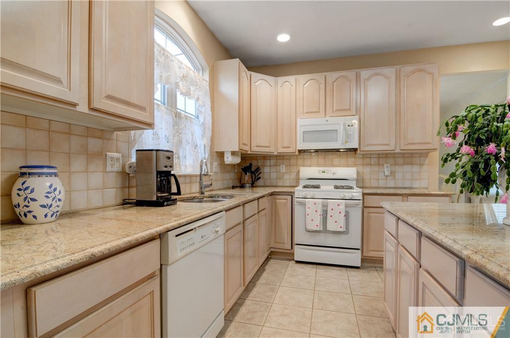 29 Rue Chagall Somerset, NJ 08873 - Photo 7 of 38 Gallery Image 7
