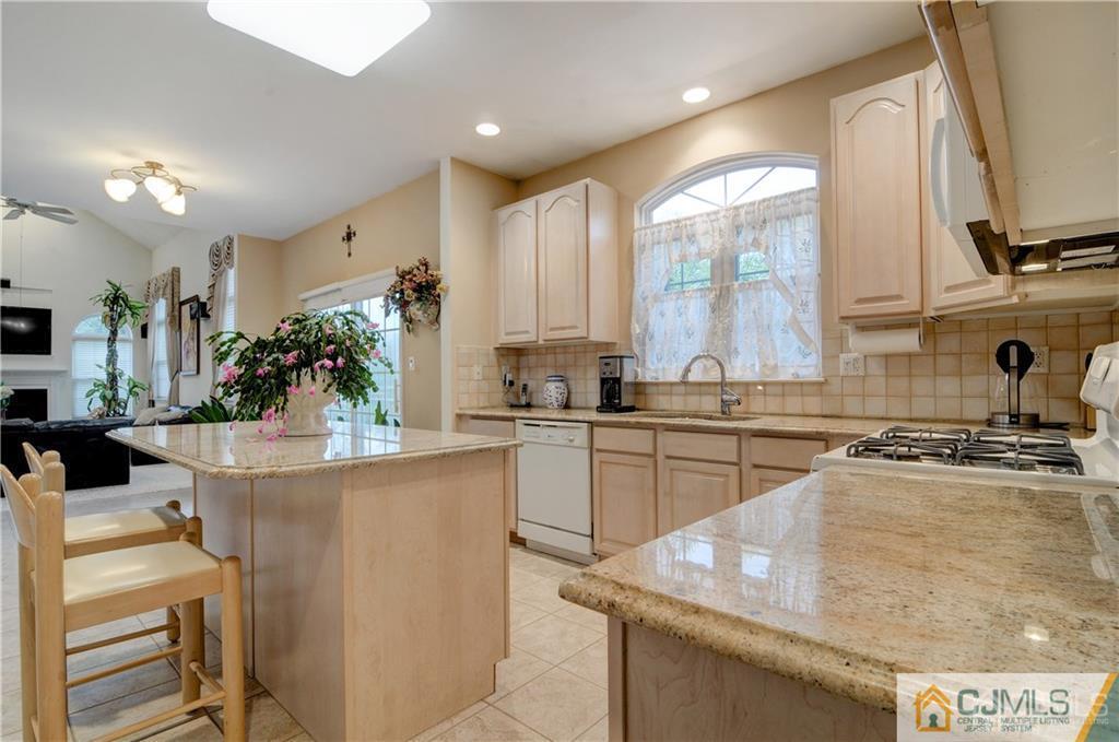 29 Rue Chagall Somerset, NJ 08873 - Photo 8 of 38 Gallery Image 8