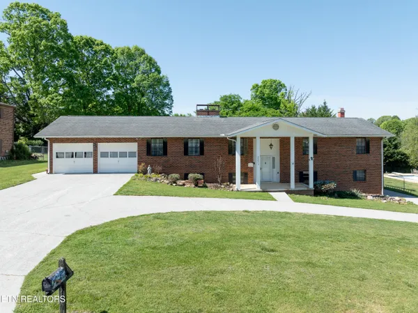 $499,900 | 2007 South Belmont Drive, Maryville, TN 37804