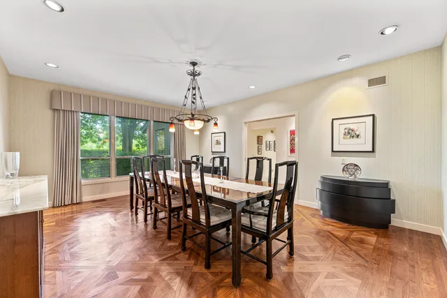 $1,995,000 | 1370 Sunview Lane, Winnetka, IL 60093