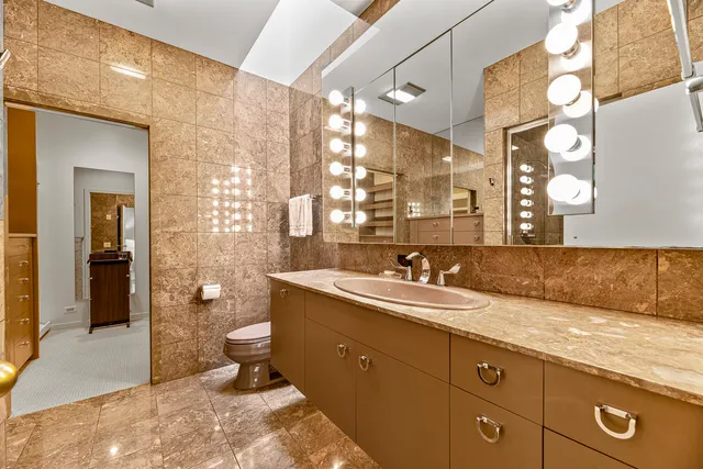 $1,995,000 | 1370 Sunview Lane, Winnetka, IL 60093