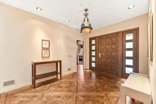 $1,995,000 | 1370 Sunview Lane, Winnetka, IL 60093