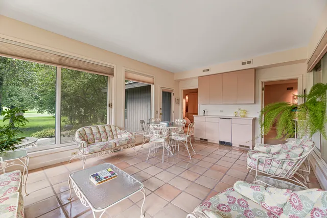 $1,995,000 | 1370 Sunview Lane, Winnetka, IL 60093