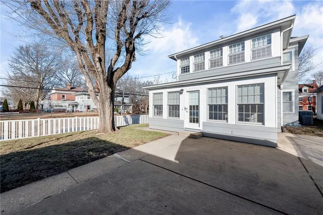 $275,000 | 1701 Main Street, Lexington, MO 64067