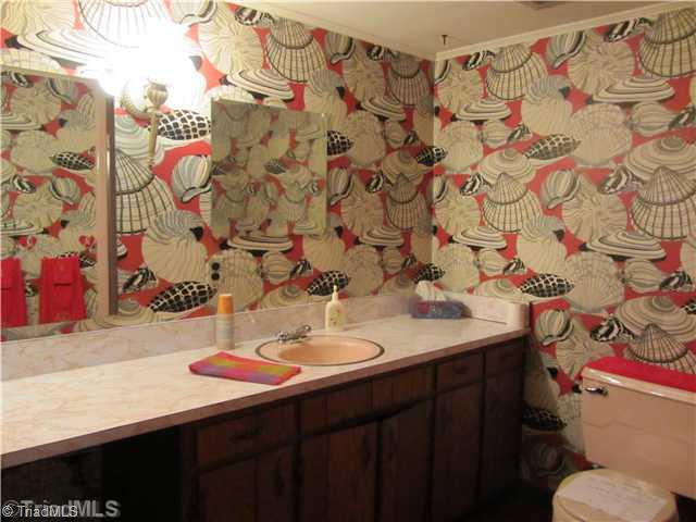 2318 Beckner Road Lexington, NC 27292 - Photo 6 of 9 Other Bath. Full Bath in Basement