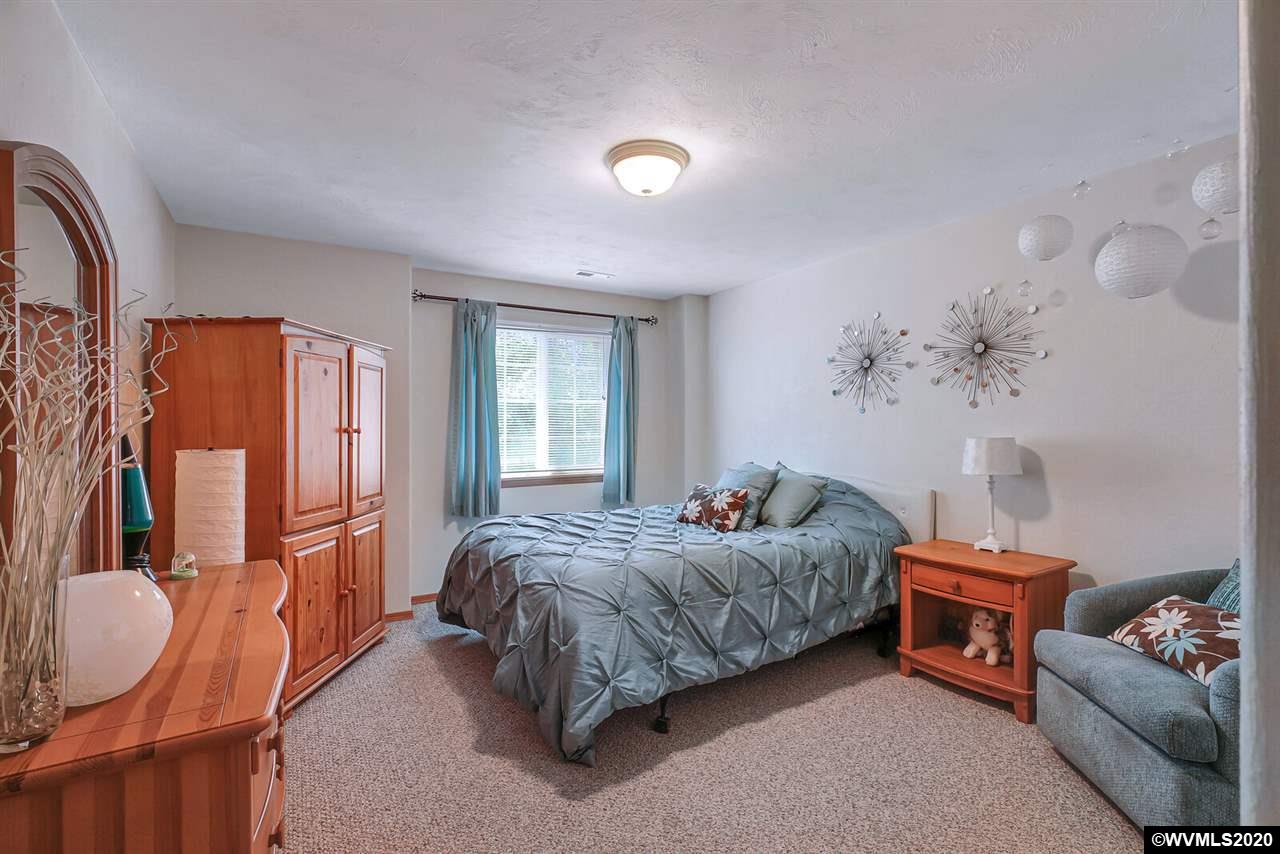 2585 Northwest Gibson Hill Road Albany, OR 97321 - Photo 20 of 33 Gallery Image 20